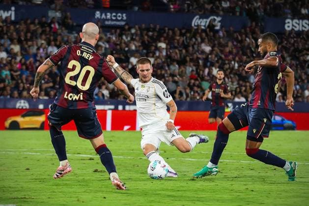 Spanish La Liga EA Sports soccer match Levante vs Real Madrid at Ciutat de Valencia stadium in Valencia, Spain 23 September 2025 Mastantuono 900 Cordon Press  900 CordonxPress LOF - Levante vs Real Madrid