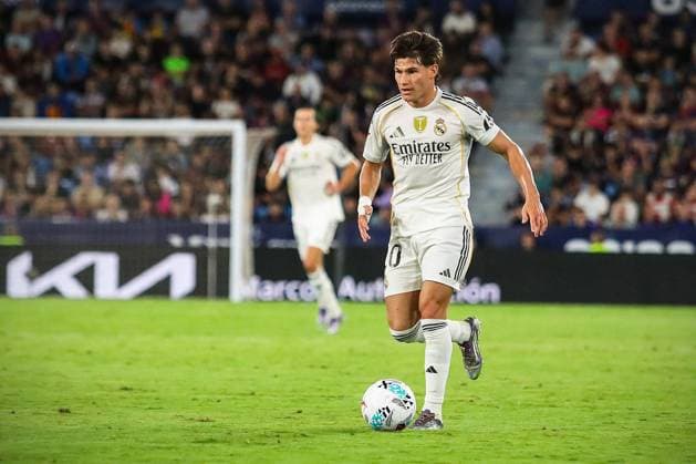 Spanish La Liga EA Sports soccer match Levante vs Real Madrid at Ciutat de Valencia stadium in Valencia, Spain 23 September 2025 Fran Garcia 900 Cordon Press  900 CordonxPress LOF - Levante vs Real Madrid