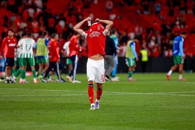 Estadio da Luz Amar Dedic of SL Benfica reacts at the end of the Primeira Liga match between SL Benfica and Rio Ave FC at Estadio da Luz on September 23, 2025 in Lisbon, Portugal. Liga Portugal Betclic - SL Benfica vs Rio Ave FC (Valter Gouveia SPP)  Copyright: xValterxGouveia SPPx spp-en-VaGo-VG_L2798