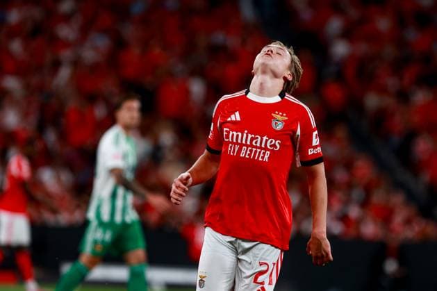 Estadio da Luz Andreas Schjelderup of SL Benfica reacts during the Primeira Liga match between SL Benfica and Rio Ave FC at Estadio da Luz on September 23, 2025 in Lisbon, Portugal. Liga Portugal Betclic - SL Benfica vs Rio Ave FC (Valter Gouveia SPP)  Copyright: xValterxGouveia SPPx spp-en-VaGo-VG_L2535