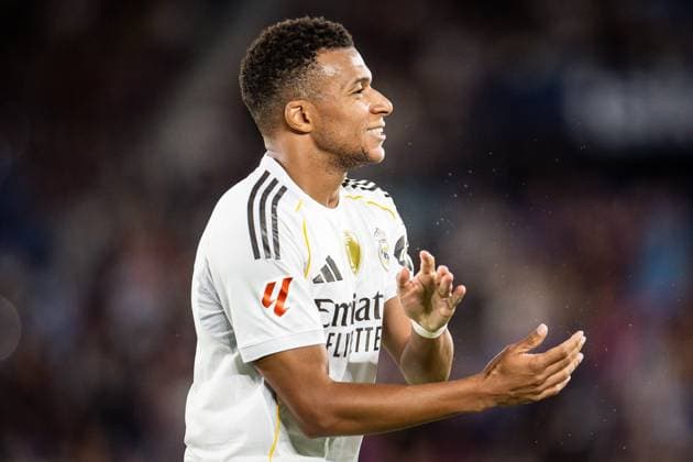 September 23, 2025, Valencia, Spain, Spain: Kylian MBAPPE of Real Madrid during the LaLiga match between Levante UD and Real Madrid CF at Estadio Ciudad de Valencia on September 23, 2025 in Valencia, Spain. Omar Arnau Valencia Spain - ZUMAm308 20250923_zsp_m308_037 Copyright: xMatthieuxMirvillex