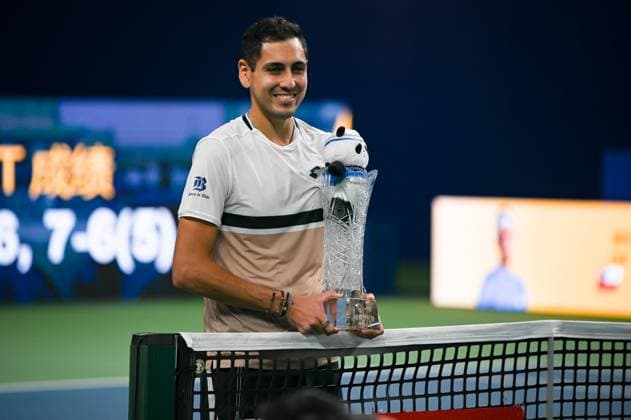 CHENGDU, CHINA - SEPTEMBER 23: Alejandro Tabilo of Chile celebrates with champion trophy after winning the Men s Singles final match against Lorenzo Musetti of Italy on Day 8 of 2025 ATP, Tennis Herren Chengdu Open at Sichuan International Tennis Centre on September 23, 2025 in Chengdu, Sichuan Province of China.  Copyright: xVCGx 111592815189