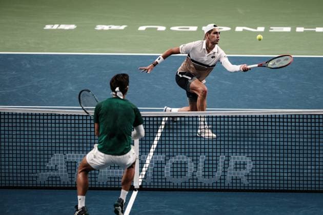 CHENGDU, CHINA - SEPTEMBER 23: Alejandro Tabilo of Chile returns a shot during the Men s Singles final match against Lorenzo Musetti of Italy on Day 8 of 2025 ATP, Tennis Herren Chengdu Open at Sichuan International Tennis Centre on September 23, 2025 in Chengdu, Sichuan Province of China.  Copyright: xVCGx 111592811782