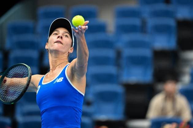 (250924) -- BEIJING, Sept. 24, 2025 -- McCartney Kessler serves during the women s singles first round match between Shi Han of China and McCartney Kessler of the United States at 2025 China Open tennis tournament in Beijing, China, Sept. 24, 2025. ) (SP)CHINA-BEIJING-TENNIS-CHINA OPEN-WOMEN S SINGLES-FIRST ROUND (CN) XinxMengchen 