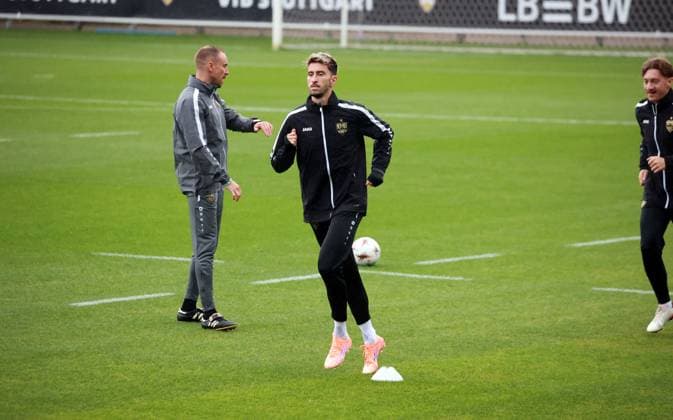 20 09 25 VfB Stuttgart Training Germany, Stuttgart, 24 09 2025, Football, Bundesliga, VfB Stuttgart Training Atakan Karazor