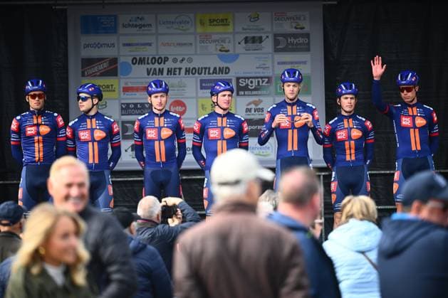 Omloop van Het Houtland 2025 Cycling Race LICHTERVELDE, BELGIUM - SEPTEMBER 24 : Team Picnic Postnl riders during the 78th edition of Omloop van Het Houtland an UCI Class 1.1 one day cycling road race for Men Elite of 198,7 km with start in Eernegem and finish in Lichtervelde on September 24, 2025 in Lichtervelde, Belgium, 24 09 2025 Lichtervelde Belgium  Copyright: xGvgx