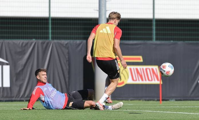 Janik Haberer, Aljoscha Kemlein duel match scene action sport football soccer training 1 Bundesliga men DFL season 2025 2026 24 09 2025 1 FC Union Berlin FCU DFL regulations prohibit any use of photographs as image sequences and or quasi video