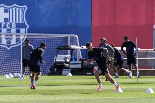 September 24, 2025, Sant Joan Despi, Barcelona, SPAIN: Dani Olmo during the training day of FC Barcelona, Barca ahead the Spanish League, La Liga EA Sports, football match against Real Oviedo at Ciudad Esportiva Joan Gamper on September 24, 2025 in Sant Joan Despi, Barcelona, Spain. Sant Joan Despi SPAIN - ZUMAa181 20250924_zaa_a181_009 Copyright: xJavierxBorregox
