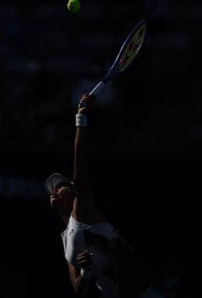 (250924) -- BEIJING, Sept. 24, 2025 -- Zhang Ruien serves during the women s singles first round match between Zhang Ruien of China and Eva Lys of Germany at 2025 China Open tennis tournament in Beijing, China, Sept. 24, 2025. ) (SP)CHINA-BEIJING-TENNIS-CHINA OPEN-WOMEN S SINGLES-FIRST ROUND (CN) BaixXuefei 