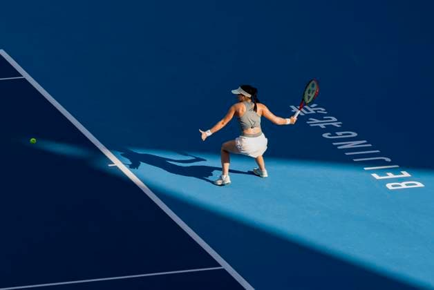 (250924) -- BEIJING, Sept. 24, 2025 -- Eva Lys hits a return during the women s singles first round match between Zhang Ruien of China and Eva Lys of Germany at 2025 China Open tennis tournament in Beijing, China, Sept. 24, 2025. ) (SP)CHINA-BEIJING-TENNIS-CHINA OPEN-WOMEN S SINGLES-FIRST ROUND (CN) BaixXuefei 