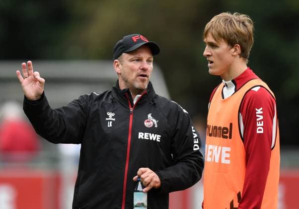 24 09 2025, xophax, Fußball , 1 FC Köln 1 FC Köln, Fußball Bundesliga Saison 2025 2026 , Training Trainer Lukas Kwasniok 1 FC Köln und Timo Hübers DFL DFB REGULATIONS PROHIBIT ANY USE OF PHOTOGRAPHS as IMAGE SEQUENCES and or QUASI VIDEO Köln