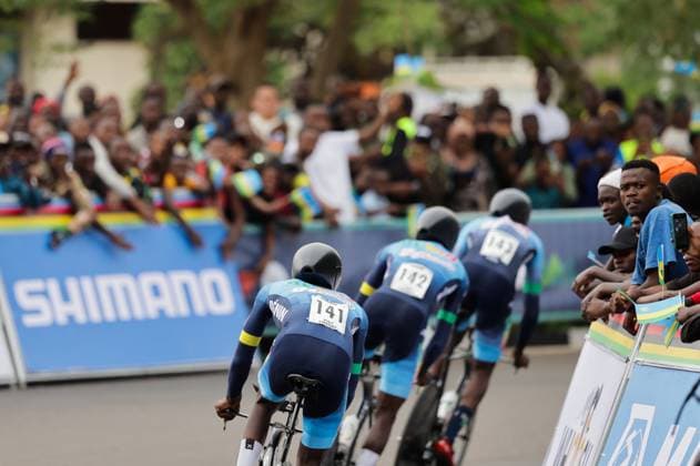 2025 UCI Road World Championships Picture by Alex Whitehead SWpix.com - 24 09 2025 - Cycling - 2025 UCI Road World Championships - Kigali Convention Centre, Kigali, Rwanda - Team Time Trial Mixed Relay - Glorad Saizonou (Benin), Ricardo Sodjede (Benin), Jeroff Ted Yao Tossavi (Benin) Copyright: x xSWpix.comx(t axPhotographyxHubxLtd)xAlexxWhitehead SWpix.comx SWP-3030-6317