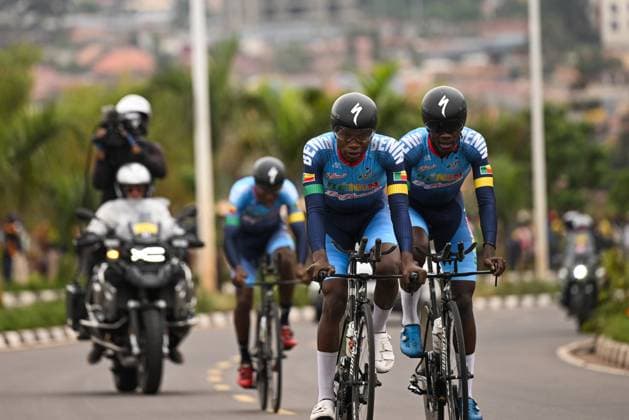 2025 UCI Road World Championships Picture by Chris Auld SWpix.com - 24 09 2025 - Cycling - 2025 UCI Road World Championships - Kigali Convention Centre, Kigali, Rwanda - Team Time Trial Mixed Relay - Glorad Saizonou (Benin), Ricardo Sodjede (Benin), Jeroff Ted Yao Tossavi (Benin) Copyright: x xSWpix.comx(t axPhotographyxHubxLtd)xChrisxAuld SWpix.comx SWP-3030-6336