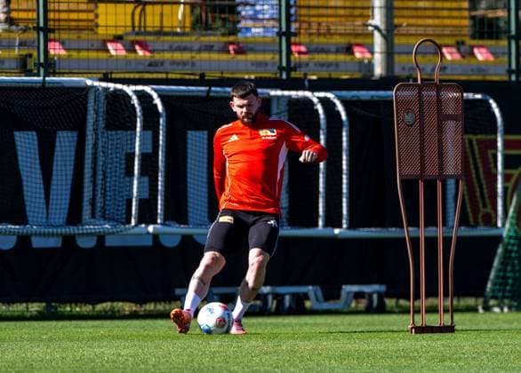 Soccer, Men, Season 2025 2026, 1 Bundesliga, 1 FC Union Berlin, Training, Oliver Burke 1 FC Union Berlin in individual training, 24 09 2025, Copyright: xMatthiasxKochx