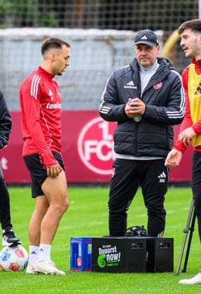 24 09 2025 Soccer 2 Soccer Bundesliga Season 2025 2026 1 FC Nürnberg Nuernberg FCN Club Training Sportfoto Zink xwoxzix Julian Justvan 10, 1 FC Nürnberg FCN Gubov Milan Physiotherapist 1 FC Nürnberg FCN