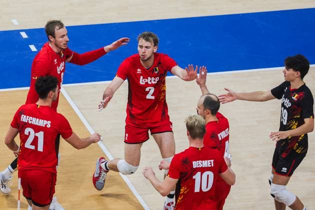 (250924) -- PASAY CITY, Sept. 24, 2025 -- Players of Belgium celebrate scoring during the quarterfinal match between Italy and Belgium at the FIVB Men s World Championship, WM, Weltmeisterschaft 2025 in Pasay City, the Philippines, Sept. 24, 2025. ) (SP)PHILIPPINES-PASAY CITY-VOLLEYBALL-FIVB MEN S WORLD CHAMPIONSHIP 2025-ITA VS BEL RouellexUmali 