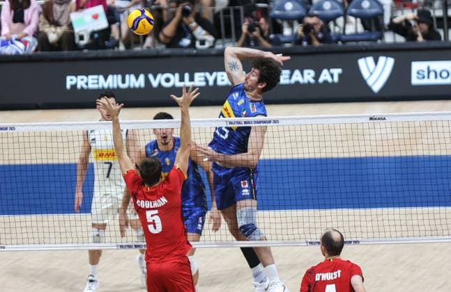 2025.09.24 Pasay City Manila siatkowka mezczyn Mistrzostwa Swiata FIVB 2025 Wlochy - Belgia N z FIVB Men s World Championship, WM, Weltmeisterschaft 2025 Italy - Belgium quarter finals cwiercfinal Foto Szymon Gorski PressFocus 2025.09.24 Pasay City Manila volleyball men FIVB Men s World Championship 2025 ITALY v BELGIUM FIVB Men s World Championship 2025 Italy - Belgium quarter finals Credit: Szymon Gorski PressFocus NEWSPIX.PL --- newspix.pl 