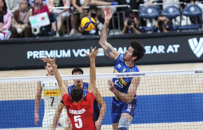 2025.09.24 Pasay City Manila siatkowka mezczyn Mistrzostwa Swiata FIVB 2025 Wlochy - Belgia N z Giovanni Maria Gargiulo Foto Szymon Gorski PressFocus 2025.09.24 Pasay City Manila volleyball men FIVB Men s World Championship, WM, Weltmeisterschaft 2025 ITALY v BELGIUM FIVB Men s World Championship 2025 Italy - Belgium quarter finals Credit: Szymon Gorski PressFocus NEWSPIX.PL --- newspix.pl 