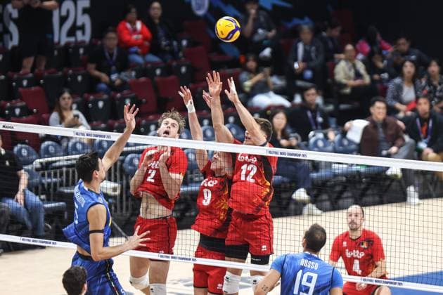 2025.09.24 Pasay City Manila siatkowka mezczyn Mistrzostwa Swiata FIVB 2025 Wlochy - Belgia N z Ferre Reggers Wout D Heer Seppe Rotty Foto Szymon Gorski PressFocus 2025.09.24 Pasay City Manila volleyball men FIVB Men s World Championship, WM, Weltmeisterschaft 2025 ITALY v BELGIUM FIVB Men s World Championship 2025 Italy - Belgium quarter finals Credit: Szymon Gorski PressFocus NEWSPIX.PL --- newspix.pl 
