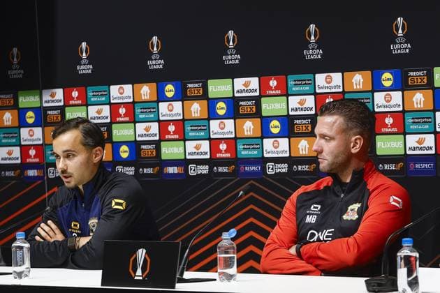 DEVENTER , 24-09-2025 , Stadium De Adelaarshorst , season 2025 2026 , UEFA Europa League League phase . press conference, PK, Pressekonferenz and training before the Europa League match between Go Ahead Eagles and FCSB, Picture shows GA Eagles player Mats Deijl GA Eagles trainer coach Melvin Boel Press conference and training before Go Ahead Eagles - FCSB  x31173339x Copyright:
