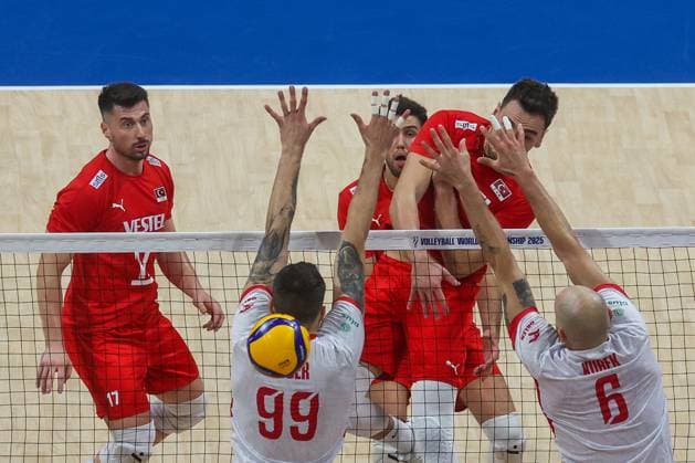 Turkiye v Poland - Men s Volleyball World Championship, WM, Weltmeisterschaft 2025 METRO MANILA, PHILIPPINES - SEPTEMBER 24: Norbert Huber (99), and BartoszKurek (6) of Poland in action during the FIVB Volleyball Men s World Championship quarter finals between Turkiye and Poland at the Mall of Asia Arena, in Pasay City, Metro Manila, Philippines, on September 24, 2025. Daniel Ceng Anadolu Metro Manila Philippines. Editorial use only. Please get in touch for any other usage.  Copyright: x2025xAnadoluxDanielxCengx