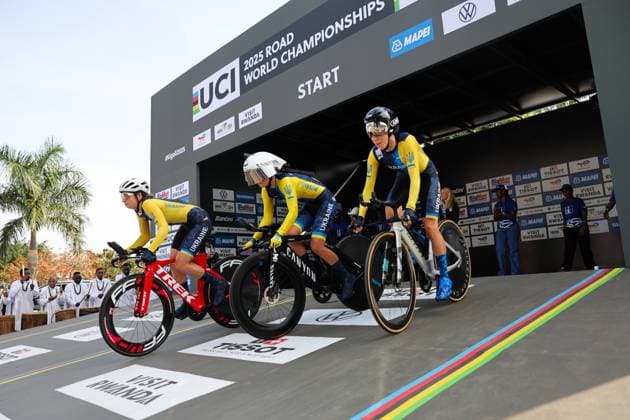 2025 UCI Road World Championships Picture by Alex Whitehead SWpix.com - 24 09 2025 - Cycling - 2025 UCI Road World Championships - Kigali Convention Centre, Kigali, Rwanda - Team Time Trial Mixed Relay - Yuliia Biriukova (Ukraine), Yelyzaveta Holod (Ukraine), Olha Kulynych (Ukraine) Copyright: x xSWpix.comx(t axPhotographyxHubxLtd)xAlexxWhitehead SWpix.comx SWP-3030-6372