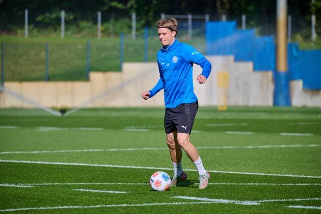 24 09 2025, Football, Men, 2 BL, Season 2025 2026, Training Holstein Kiel Jonas Therkelsen Kiel, Projensdorf Projensdorf, Training ground, Kuns Schleswig Holstein Germany