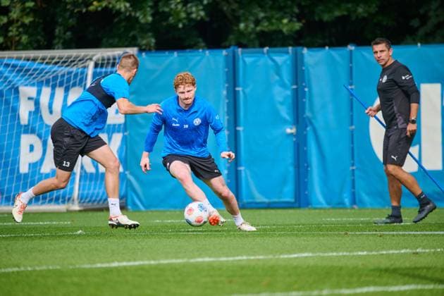 24 09 2025, Football, Men, 2 BL, Season 2025 2026, Training Holstein Kiel Robert Wagner vs Ivan Nekic Kiel, Projensdorf Projensdorf, Training ground, Kuns Schleswig Holstein Germany