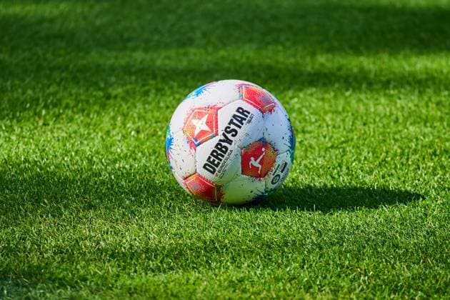 24 09 2025, soccer, men, 2 BL, season 2025 2026, training Holstein Kiel match ball, symbol picture Kiel, Projensdorf Projensdorf, training ground, Kuns Schleswig Holstein Germany