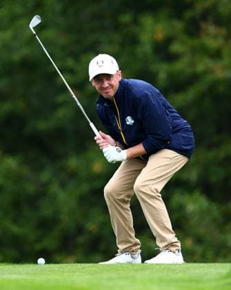Tom Felton of Team Europe during the Celebrity All-Star match. 2025 Ryder Cup, Celebrity Match, Golf, Bethpage Black Golf Course, New York, USA - 24 Sep 2025New York Bethpage Black Golf Course New York (NY) United States of America EDITORIAL USE ONLY No use with unauthorised audio, video, data, fixture lists, club league logos or live services. Online in-match use limited to 120 images, no video emulation. No use in betting, games or single club league player publications.  Copyright: xJamesxMarsh Shutterstockx 15500192be