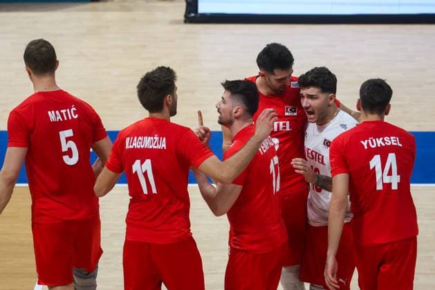 Turkiye v Poland - Men s Volleyball World Championship, WM, Weltmeisterschaft 2025 METRO MANILA, PHILIPPINES - SEPTEMBER 24: Players of Turkiye seen during the quarter finals between Turkiye and Poland in the FIVB Volleyball Men s World Championship, at the Mall of Asia Arena, in Pasay City, Metro Manila, Philippines, on September 24, 2025. Daniel Ceng Anadolu Manila Philippines. Editorial use only. Please get in touch for any other usage.  Copyright: x2025xAnadoluxDanielxCengx
