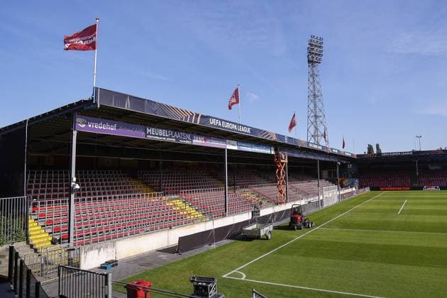 DEVENTER , 24-09-2025 , Stadium De Adelaarshorst , season 2025 2026 , UEFA Europa League League phase . press conference, PK, Pressekonferenz and training before the Europa League match between Go Ahead Eagles and FCSB, Picture shows Europa League branding in stadium Press conference and training before Go Ahead Eagles - FCSB  x31174151x Copyright: