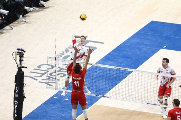 2025.09.24 Pasay City Manila siatkowka mezczyn Mistrzostwa Swiata FIVB 2025 Polska - Turcja N z KAMIL SEMENIUK MARCIN KOMENDA Foto Szymon Gorski PressFocus 2025.09.24 Pasay City Manila Volleyball men FIVB Men s World Championship, WM, Weltmeisterschaft 2025 quarterfinal match Poland v Turkiye Polska - Turcja FIVB Men s World Championship 2025 Poland - Turkey quarter finals cwiercfinal Wilredo Leon Bartosz Kurek radosc zwyciestwo winner win Credit: Szymon Gorski PressFocus NEWSPIX.PL --- newspix.pl 