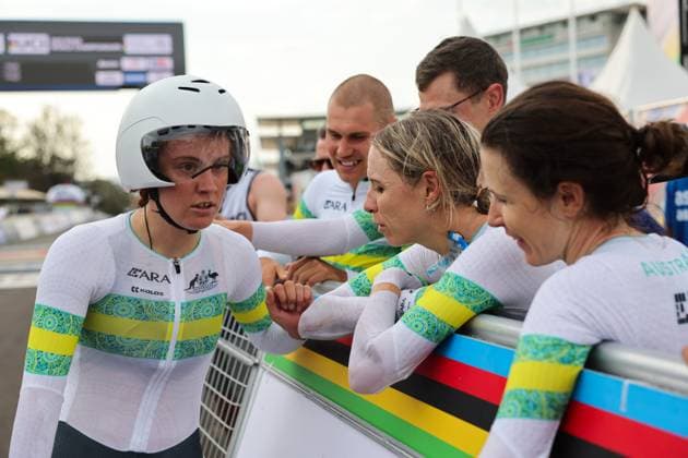 2025 UCI Road World Championships Picture by Alex Whitehead SWpix.com - 24 09 2025 - Cycling - 2025 UCI Road World Championships - Kigali Convention Centre, Kigali, Rwanda - Team Time Trial Mixed Relay - Felicity Wilson-Haffenden, Amanda Spratt, Brodie Chapman (Australia) Wins the 2025 UCI Road World Championships Team Time Trial Mixed Relay Copyright: x xSWpix.comx(t axPhotographyxHubxLtd)xAlexxWhitehead SWpix.comx SWP-3030-6500