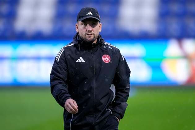 Thomas Oostendorp Coach, Head Coach, 1 FC Nürnberg , Single Image, Single Photo, Action, Action, 24 09 2025, Sinsheim Hoffenheim Germany , Soccer, Google Pixel Women Bundesliga, TSG 1899 Hoffenheim 1 FC Nürnberg, DFB DFL REGULATIONS PROHIBIT ANY USE OF PHOTOGRAPHS AS IMAGE SEQUENCES AND OR QUASI VIDEO xozx