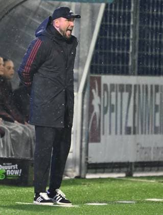 24 09 2025 Soccer Season 2025 2026 1 Google Pixel Women Bundesliga 04 Matchday TSG Hoffenheim 1 FC Nuremberg FCN Club Clubfrauen Sportfoto Zink xwoxzix Thomas Oostendorp Coach 1 FC Nuremberg FCN shouts screams yells
