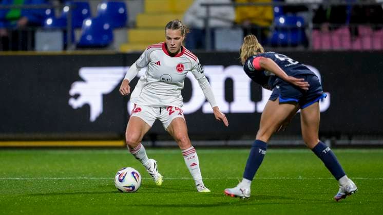 v li Nastassja Lein FCN, 24 , Vanessa Diehm TSG, 6 , Action, Action, Game scene, 24 09 2025, Sinsheim Hoffenheim Germany , Soccer, Google Pixel Women Bundesliga, TSG 1899 Hoffenheim 1 FC Nürnberg, DFB DFL REGULATIONS PROHIBIT ANY USE OF PHOTOGRAPHS AS IMAGE SEQUENCES AND OR QUASI VIDEO xozx