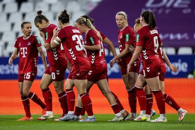 GOOGLE PIXEL Womens Bundesliga, SGS Essen 1 FC Köln 24 09 2025 Cheering for 0 1 by Sandra Jessen 1 FC Köln, 6 , Goal, Goal celebration GOOGLE PIXEL Womens Bundesliga, SGS Essen 1 FC Köln, Essen, Stadion an der Hafenstrasse on 24 09 2025 DFB REGULATIONS PROHIBIT ANY USE OF PHOTOGRAPHS AS IMAGE SEQUENCES AND OR QUASI VIDEO Copyright: xBEAUTIFULxSPORTS Wunderlx