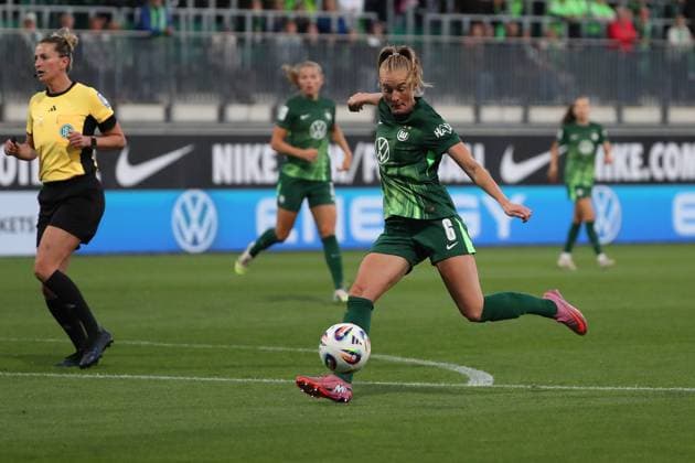 VfL Bremen, BL Women Wolfsburg, 24 09 2025, FUßBALL VfL Wolfsburg vs SV Werder Bremen, Google Pixel Women Bundesliga, Season 2025 26 Janina Minge VfL Wolfsburg Wolfsburg