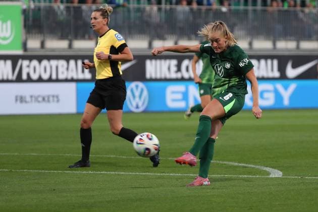 VfL Bremen, BL Women Wolfsburg, 24 09 2025, FUßBALL VfL Wolfsburg vs SV Werder Bremen, Google Pixel Women Bundesliga, Season 2025 26 Janina Minge VfL Wolfsburg Wolfsburg