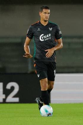 Michael Venturi of Venezia FC during the Italian Cup round of 16 match between Hellas Verona FC and Venezia FC at the Marcantonio Bentegodi Stadium on 24 September 2025 in Verona, Italy. during Hellas Verona FC vs Venezia FC, Italian football Coppa Italia match in Verona, Italy, September 24 2025  Copyright: xEmanuelexPennacchio IPAxSportx xipa-agency.netx xx IPA_65689051 IPA_Agency_IPA65689051