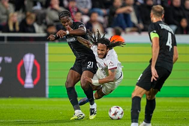 Denmark Europa League FC Midtjylland SK Sturm Graz FC Midtjyllands Kevin Mbabu is stopped by Sturm Graz s Tochi Chukwuani and Jon Gorenc Stankovic during the Europa League match between FC Midtjylland and SK Sturm Graz at MCH Arena in Herning on Wednesday, September 24, 2025 Photo Bo Amstrup Scanpix 2025 , Herning Denmark  Copyright: BoxAmstrupx spdk20250924-192853-L