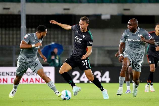 Emil Bohinen (37 Venezia FC) Verona™s Enzo Ebosse during the Frecciarossa Italian Cup 2025 2026 soccer match between Hellas Verona and Venezia at Stadio Marcantonio Bentegodi in Verona , North Italy , Wednesday ,September 24, 2025. - Soccer  Copyright: xPaolaxGarbuio Lapressex