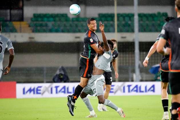 Michael Venturi (16 Venezia FC) Verona™s Junior Ajayi during the Frecciarossa Italian Cup 2025 2026 soccer match between Hellas Verona and Venezia at Stadio Marcantonio Bentegodi in Verona , North Italy , Wednesday ,September 24, 2025. - Soccer  Copyright: xPaolaxGarbuio Lapressex