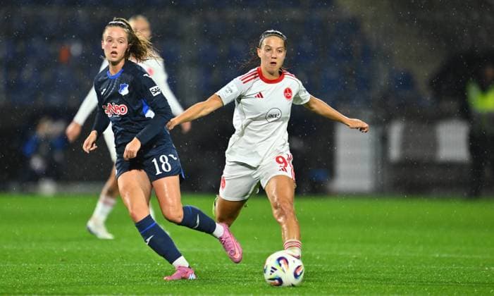 24 09 2025 Soccer season 2025 2026 1 Google Pixel Women Bundesliga 04 Matchday TSG Hoffenheim 1 FC Nürnberg FCN Club Clubfrauen Sportfoto Zink xwoxzix Valesca Ampoorter 18, TSG Hoffenheim Laura Miller 9, 1 FC Nürnberg FCN