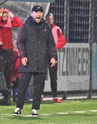 24 09 2025 Soccer Season 2025 2026 1 Google Pixel Women Bundesliga 04 Matchday TSG Hoffenheim 1 FC Nuremberg FCN Club Clubfrauen Sportfoto Zink xwoxzix Thomas Oostendorp Coach 1 FC Nuremberg FCN shouts screams yells