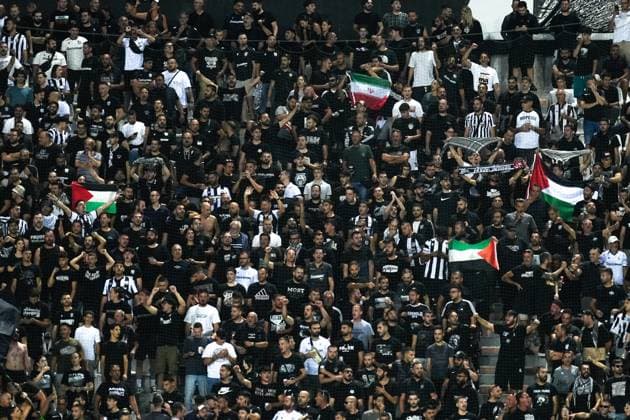 PAOK v Maccabi Tel Aviv - UEFA Europa League THESSALONIKI, GREECE - SEPTEMBER 24: PAOK fans, holding Palestinian flags and other flags specific to their team, show their supports during the UEFA Europa League first week football match between PAOK and Maccabi Tel Aviv at Toumba Stadium in Thessaloniki, Greece on September 24, 2025. Konstantinos Tsakalidis Anadolu Thessaloniki Greece. Editorial use only. Please get in touch for any other usage.  Copyright: x2025xAnadoluxKonstantinosxTsakalidisx