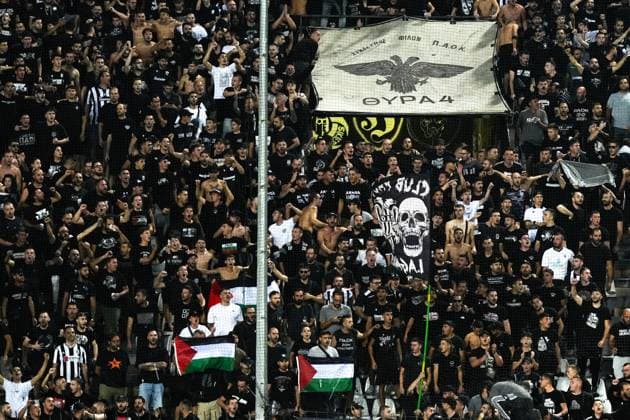PAOK v Maccabi Tel Aviv - UEFA Europa League THESSALONIKI, GREECE - SEPTEMBER 24: PAOK fans, holding Palestinian flags and other flags specific to their team, show their supports during the UEFA Europa League first week football match between PAOK and Maccabi Tel Aviv at Toumba Stadium in Thessaloniki, Greece on September 24, 2025. Konstantinos Tsakalidis Anadolu Thessaloniki Greece. Editorial use only. Please get in touch for any other usage.  Copyright: x2025xAnadoluxKonstantinosxTsakalidisx