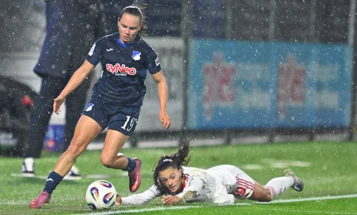 24 09 2025 Soccer Season 2025 2026 1 Google Pixel Women Bundesliga 04 Matchday TSG Hoffenheim 1 FC Nuremberg FCN Club Clubfrauen Sportfoto Zink xwoxzix Marie Steiner 19, TSG Hoffenheim Sanja Homann 19, 1 FC Nuremberg FCN