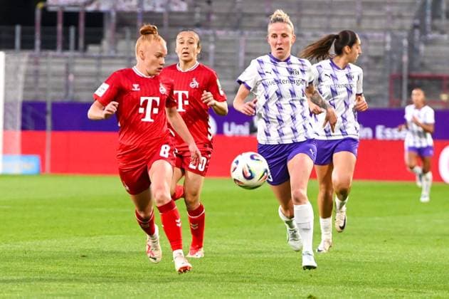 Julia Debitzki Google Pixel Frauen Bundesliga SGS Essen 1 FC Köln 24 09 2025 Julia Debitzki SGS Essen google Pixel Frauen Bundesliga, 04 Matchday, SGS Essen vs 1 FC Köln on September 24, 2025 at the stadium on Hafenstraße, Essen